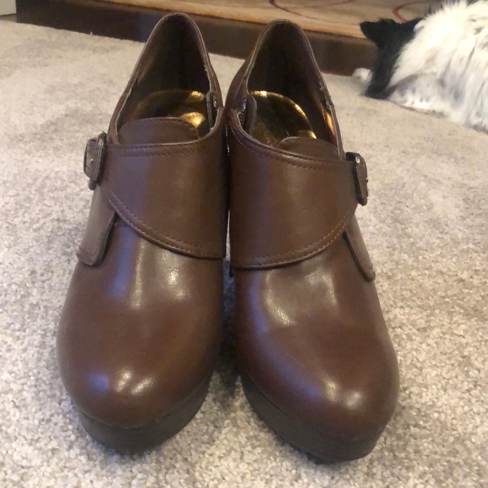 Super sexy Brand New 9M Syracuse Dark Brown Worthington